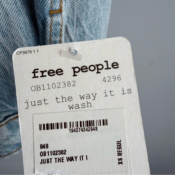 MWT Free People Amelia Slouchy Denim Jacket XS Distressed Cropped Blue Trucker - Picture 10 of 16